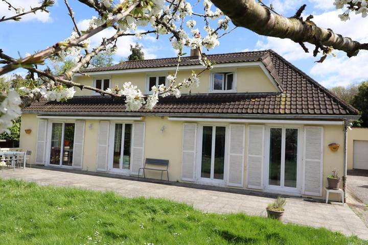 Location de vacances pour 11 personnes, avec jardin et vue à Croissy-Beaubourg