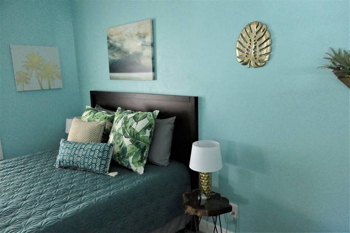 Holiday rental for 5 people, with pool and terrace as well as garden in Fort Myers