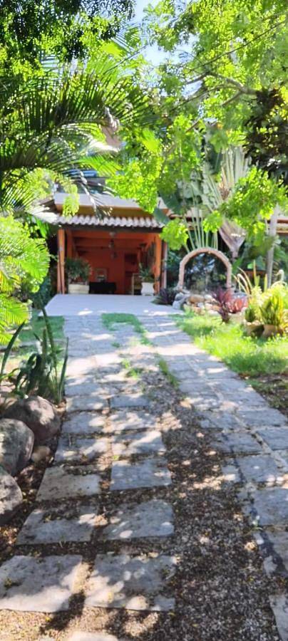 Casas e apartamentos de temporada para 6 pessoas, com jardim e piscina e ainda vista and sauna em São Pedro da Aldeia