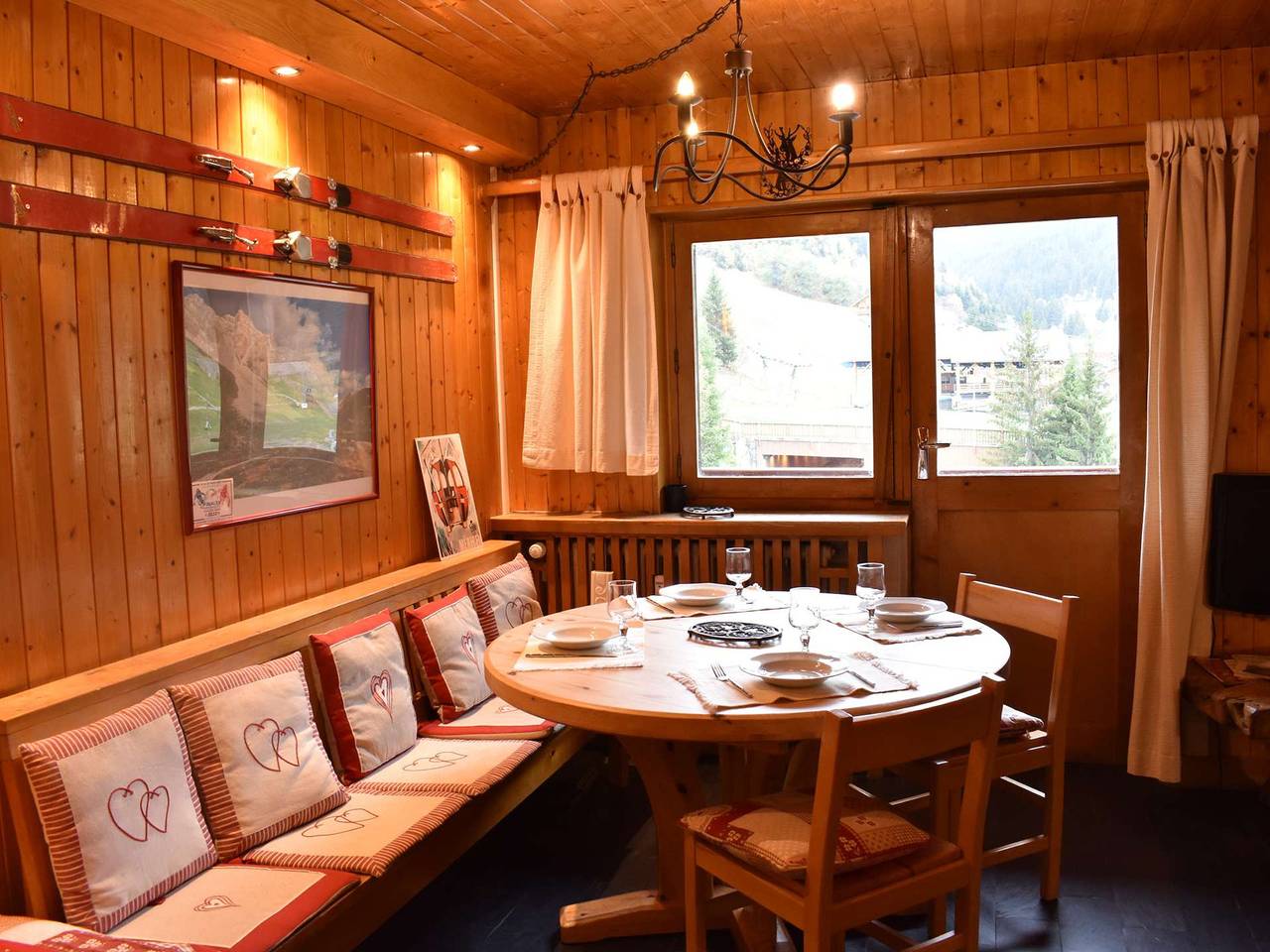 Entire apartment, 2-room apartment for 5 at Méribel slopes in Méribel, Les Allues