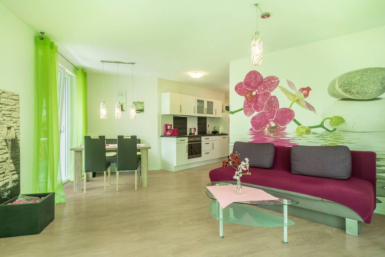 Ganze Wohnung, Ferienwohnung "Orchidee" mit großer Terrasse mit Blick in den Blumengarten in Sipplingen, Region Bodensee-Oberschwaben