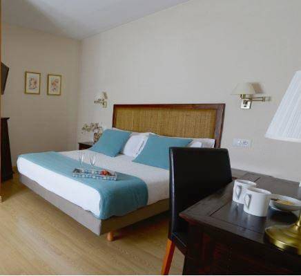 Casa de huéspuedes para 2 personas, con vistas y terraza además de jardín y piscina en La Alcarria - 4