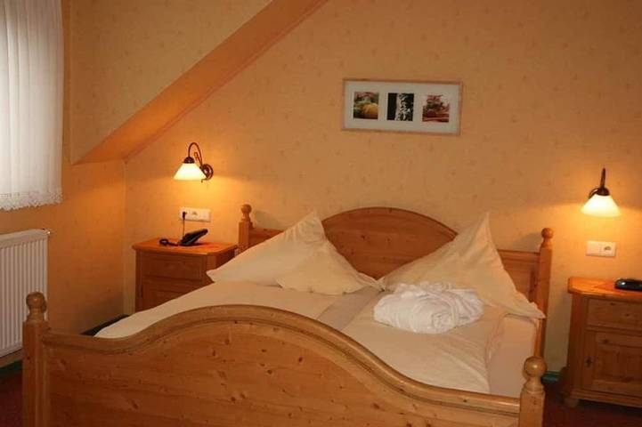 Doppelzimmer - Hotel Zur Post Roßbach/Wied in Roßbach, Landkreis Neuwied