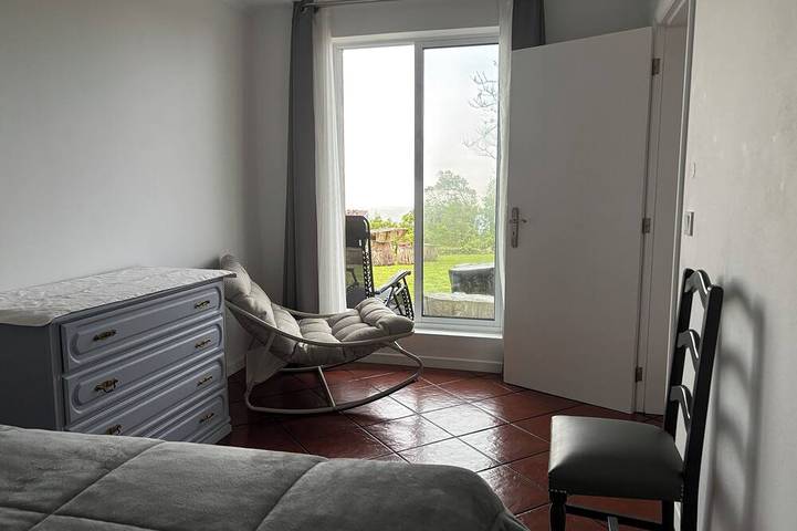 Ganze Wohnung, Biscoitos Top View Wohnung mit Meerblick, Klimaanlage und sehr schnellem WLAN in Biscoitos, Terceira (Azoren)