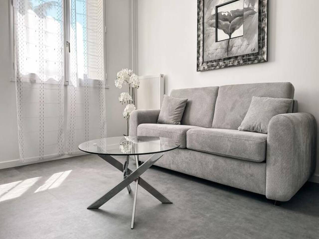 Entire apartment, Apartment in Grenoble with Balcony Views in L'Isère, Isère