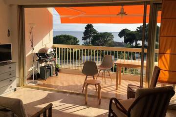 Gîte pour 2 personnes, avec terrasse dans Plage de Sagone