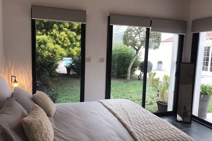 Chambre d’hôte pour 2 personnes, avec jacuzzi et jardin ainsi que sauna et piscine à Saint-Jean-de-Monts - 4