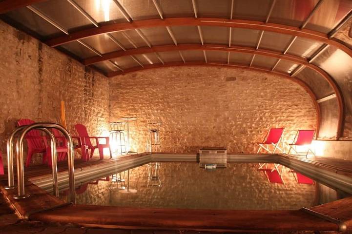 Agriturismo pour 14 personnes, avec sauna ainsi que jardin et jacuzzi
