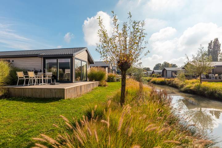 Vakantiehuis voor 4 personen, with Balkon/Terras and Terras as well as Tuin de Betuwe