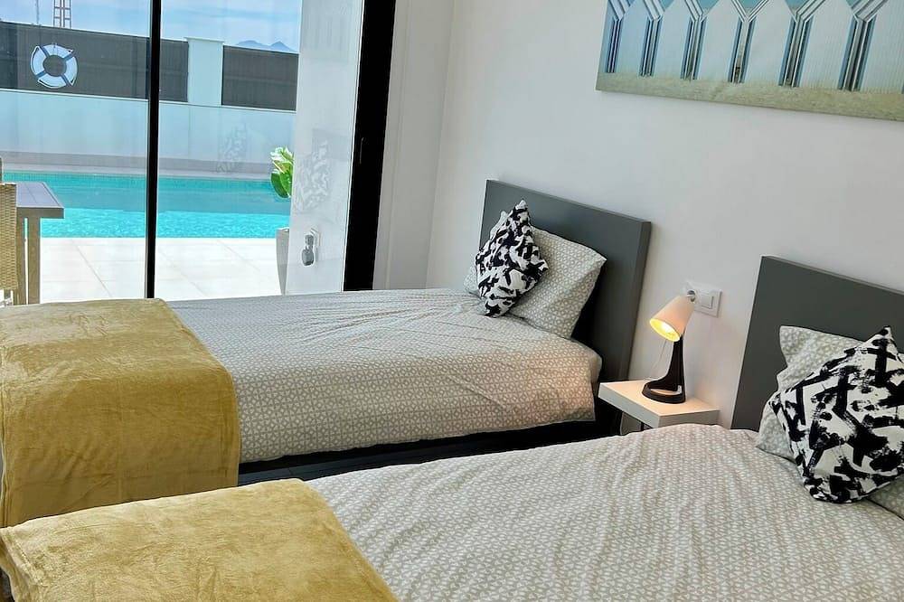 Peace and tranquility in a private villa with swimming pool in Roda Golf, San Javier