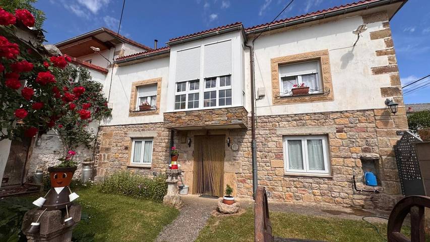 Casa rural para 8 personas, con Balcón y Jardín en Hermandad de Campoo de Suso