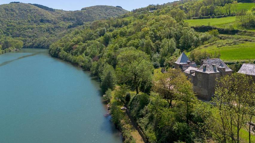 Gîte pour 12 personnes, avec vue ainsi que vue sur le lac et jardin à Réquista - 2