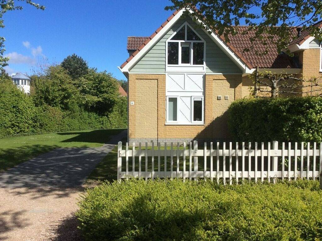 Noordzeeboulevard 51 in De Banjaard, Kamperland