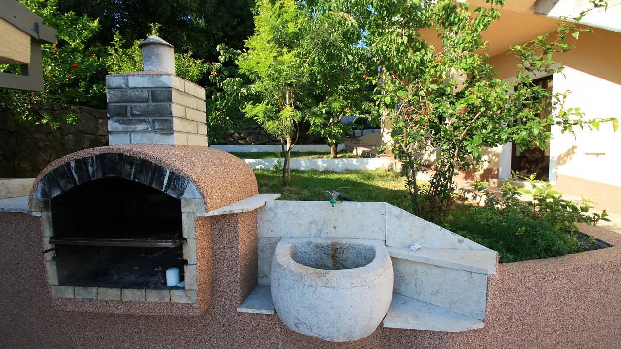 Geheel vakantieappartement, Vakantieappartement voor 2 personen met tuin in Dramalj, Primorje-Gorski Kotar