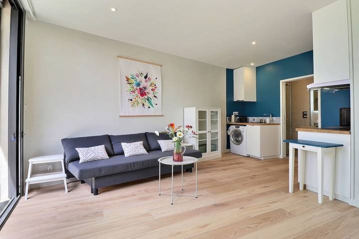 Gîte pour 2 personnes, avec terrasse, adapté aux familles à Caluire-et-Cuire - 2