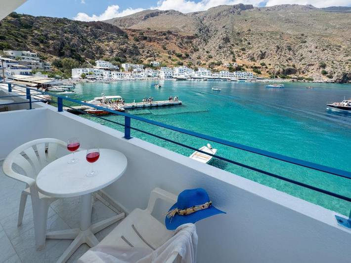 Location de vacances pour 2 personnes, avec Balcon ainsi que Terrasse et Vue dans Loutró - 3
