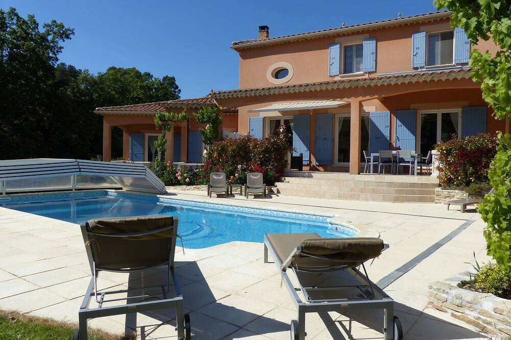 Très belle villa avec piscine, dans le massif d'Uchaux in Uchaux, Vaucluse