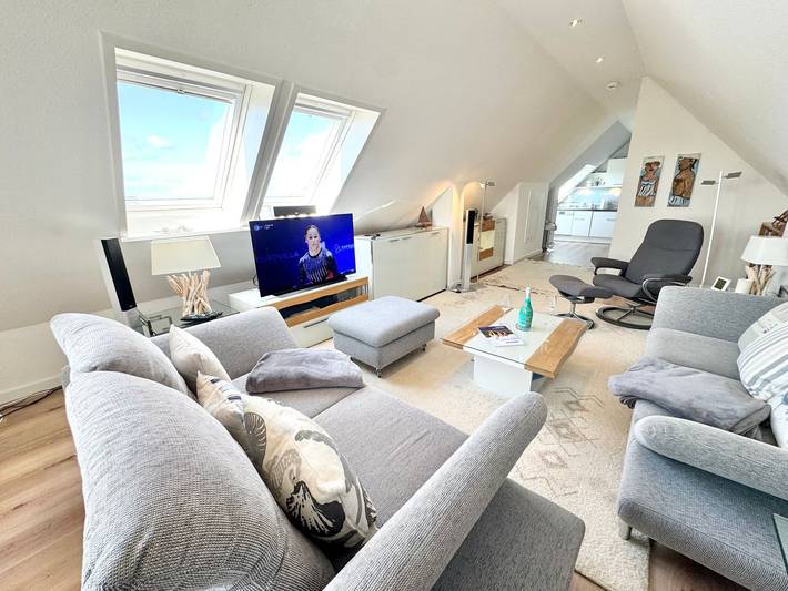 Ganze Wohnung, Individuell geschnittene Ferienwohnung im 2. Ober- und Dachgeschoss in Nordfriesische Inseln (Schleswig-Holstein) (Schleswig-Holstein), Wenningstedt