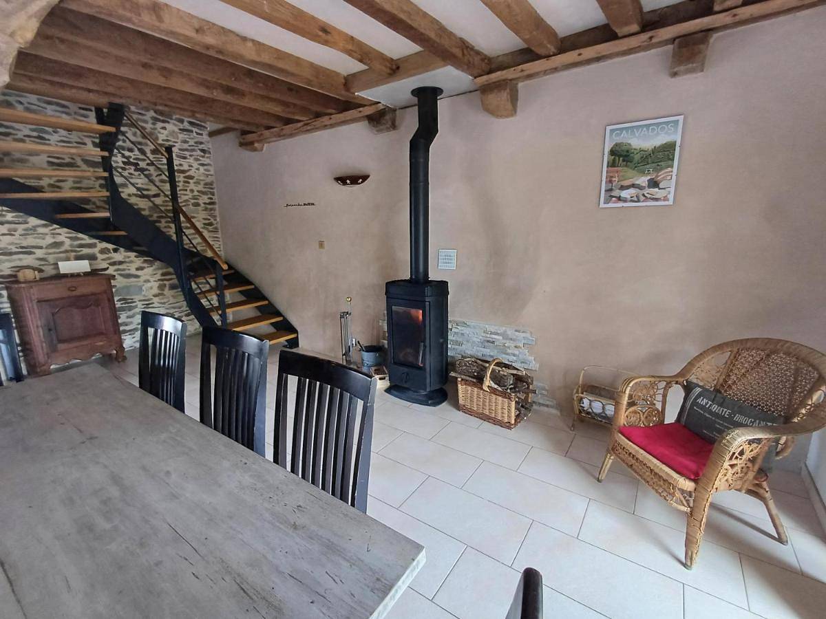 Holiday Home in Saint-Hubert-des-Biards, Région de Bayeux