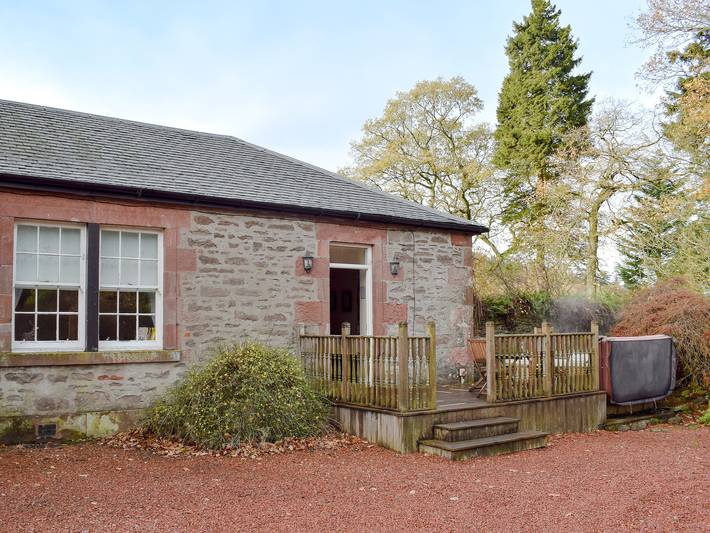 Log cabin for 4 people in Loch Lomond