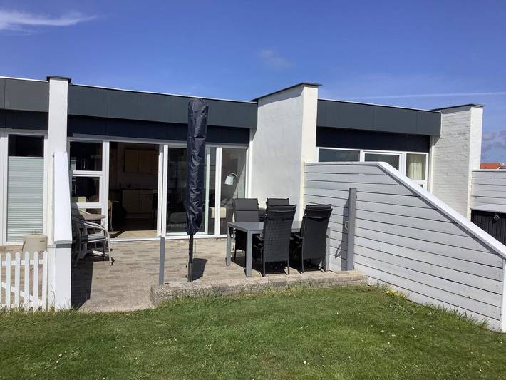 Ferieudlejning for 4 personer, med terrasse og pool, børnevenlig i Agger