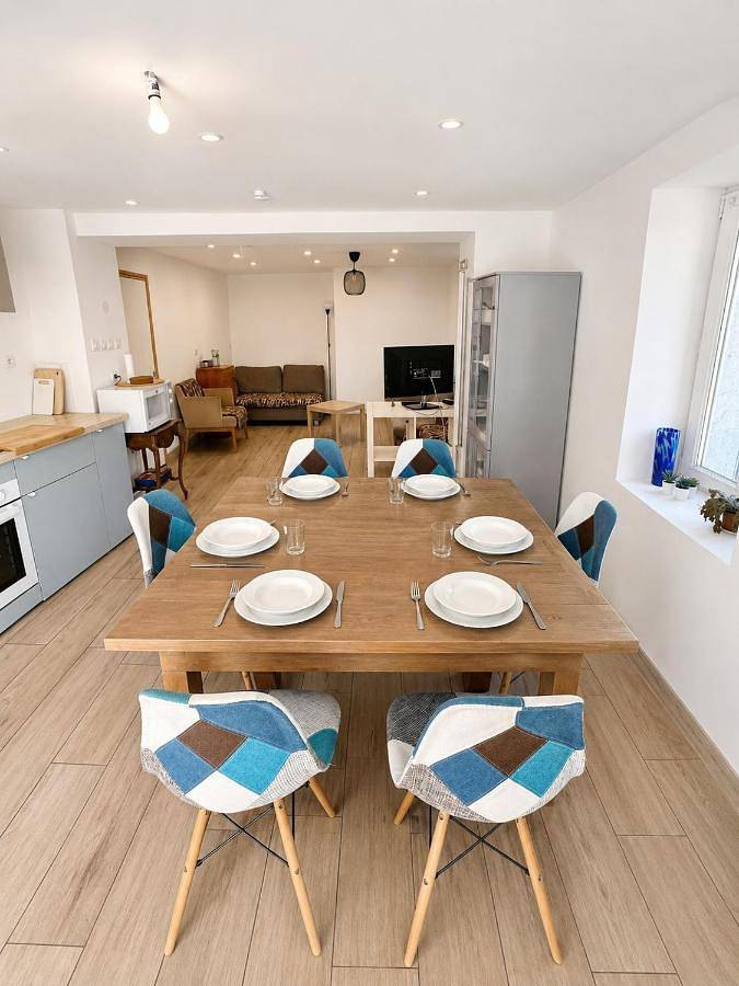 Location de vacances pour 8 personnes, avec vue ainsi que terrasse et jardin à Saint-Julien-Mont-Denis - 2
