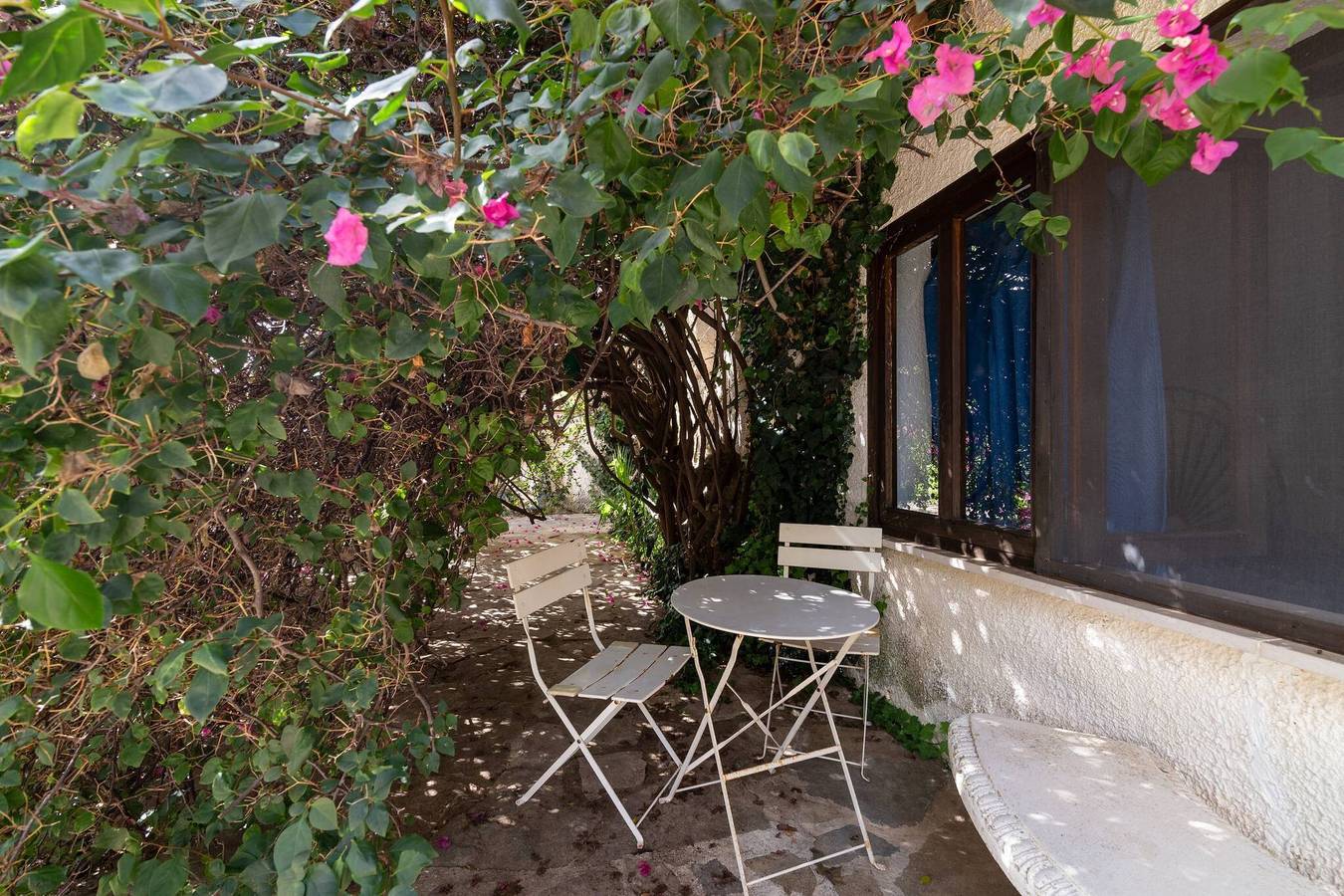 Apartamento entero, Apartamento 'Tenuta Donna Vittoria Bouganville' con vistas a la montaña, Wi-Fi y aire acondicionado in Trapani, Provincia de Trapani