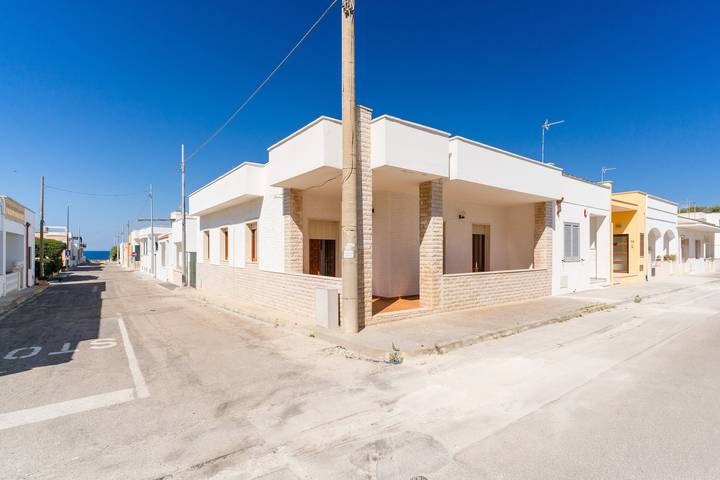 Location de vacances pour 10 personnes, avec Jardin à Marina di Mancaversa - 2