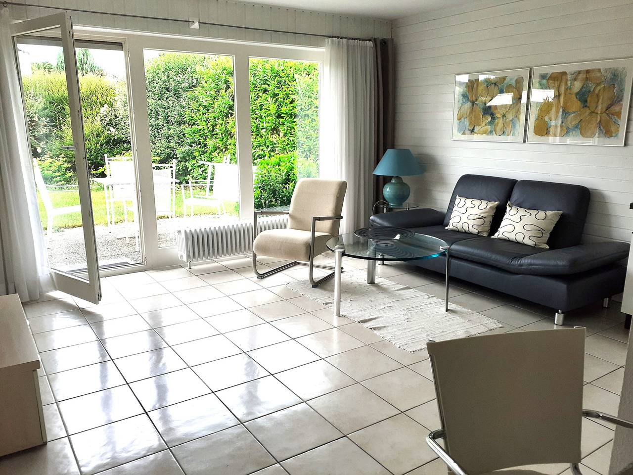Appartement entier, Appartement de 50 m² avec terrasse privée, jardin et Wi-Fi à Immenstaad am Bodensee in Kippenhausen, Immenstaad am Bodensee