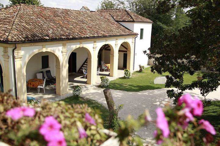 Ferienwohnung für 4 Personen, mit Garten und Terrasse sowie Whirlpool, mit Haustier in Mira