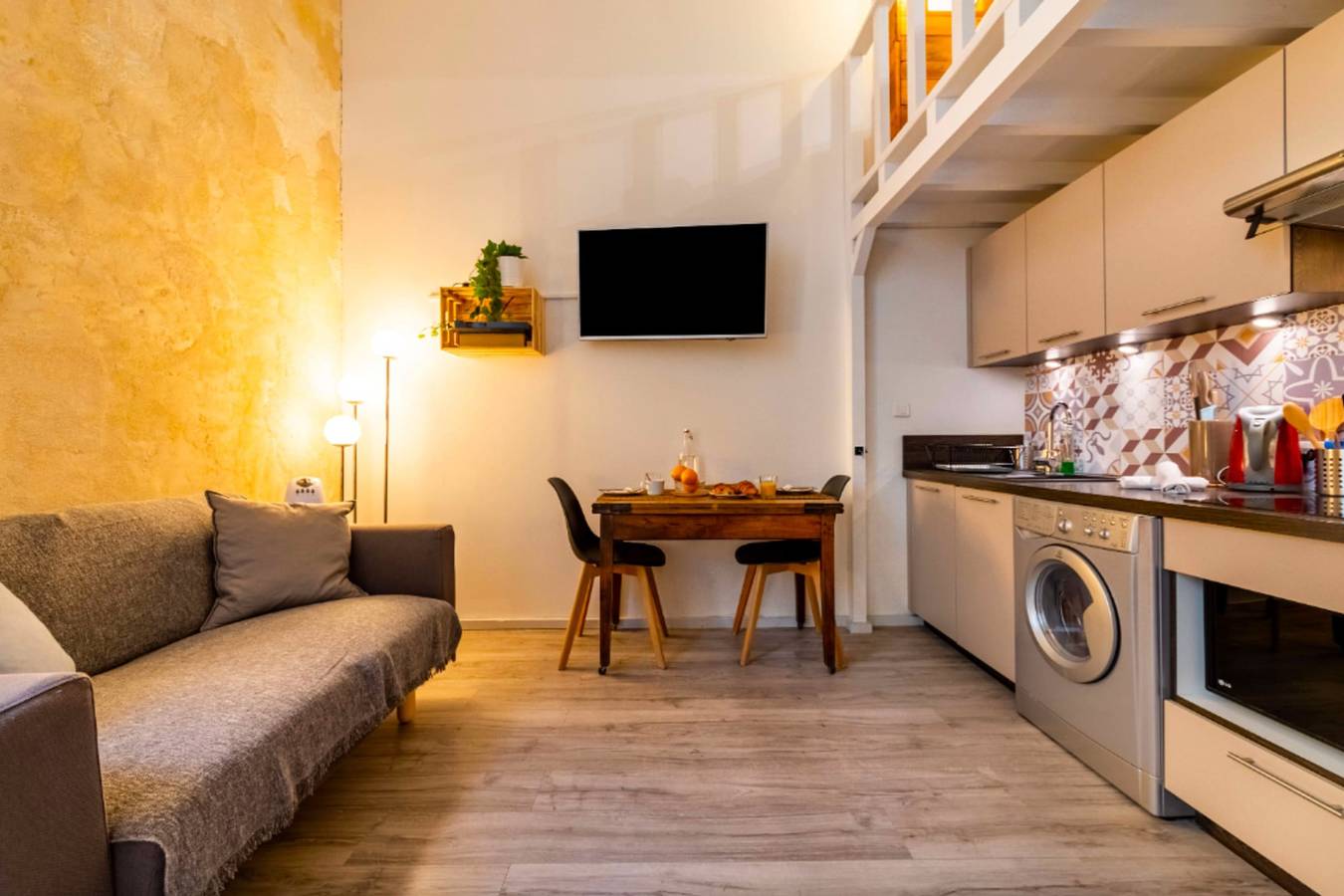 Studio entier, Bel appt classé Le Clos des Arts in Avignon, Vaucluse
