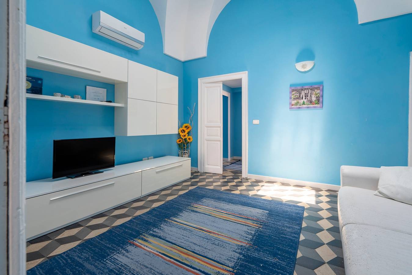 Entire apartment, Apartment 'I Cieli Di Ostuni' with Balcony, Wi-Fi and Air Conditioning in Ostuni, Salento