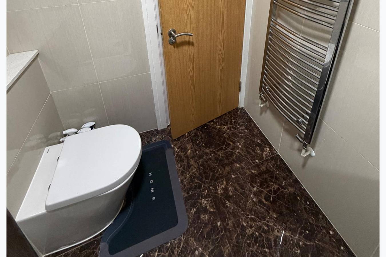 Entire holiday apartment, Cozy self contained studio flat in Ealing, London