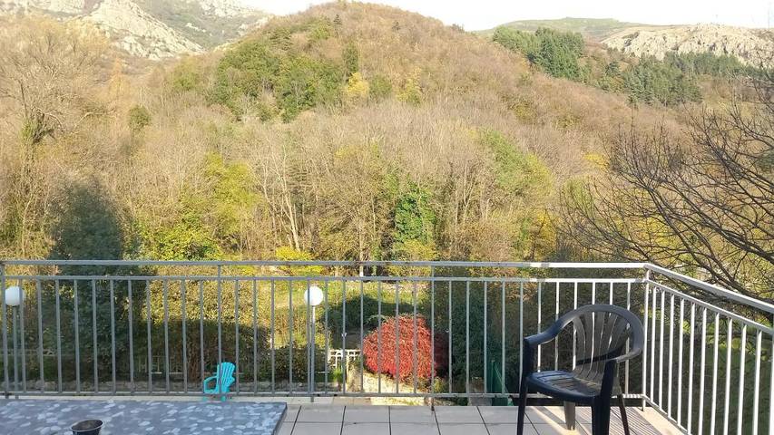 Gîte pour 4 personnes, avec vue et terrasse à Montpezat-sous-Bauzon - 2