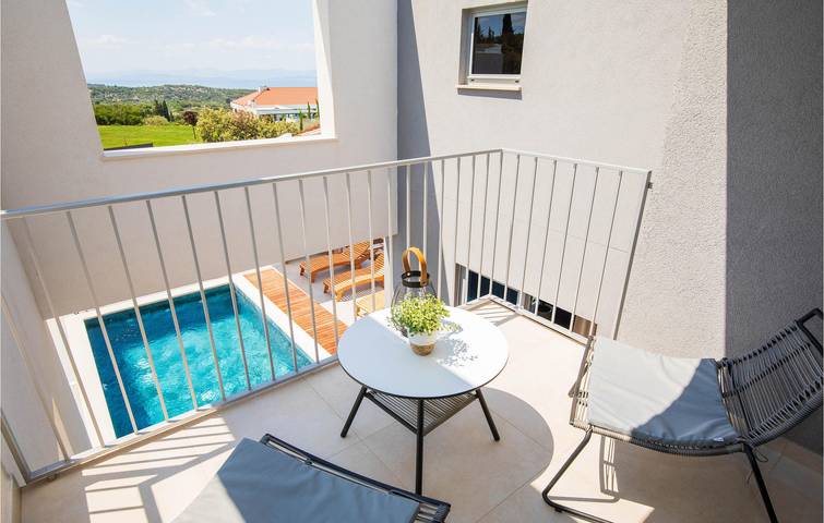 Encantador apartamento con piscina, terraza y wifi - A 2,5 km de la playa in Škrip, Brac