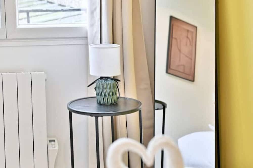 Entire apartment, Apartment with balcony near the capital in Bagnolet, Seine-Saint-Denis
