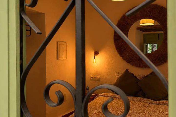 Encanto Guesthouse room 6, Rosa in Canillas de Aceituno, Cordillera Penibética