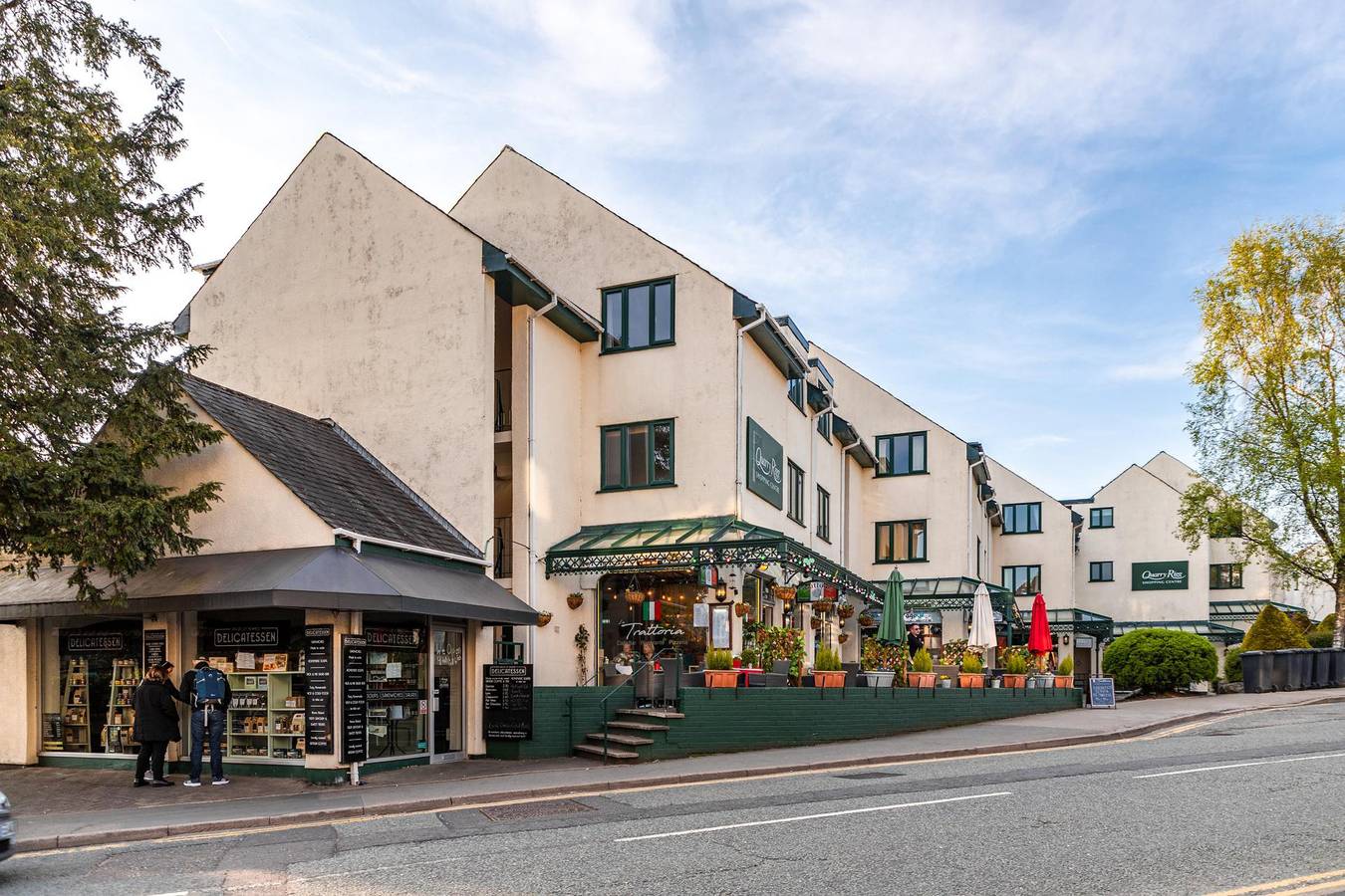 Entire holiday apartment, Luxury 2 Bed Room Lake View Apt Bowness Parking in Bowness-on-Windermere, Lake District