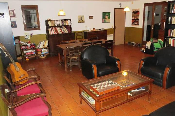 Location de vacances pour 6 personnes, avec vue ainsi que jardin et terrasse à Montredon-Labessonnié - 3