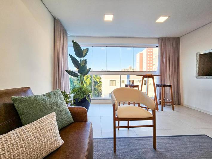 Casas e apartamentos de temporada para 6 pessoas, com piscina e balcão, adaptado a crianças em Blumenau