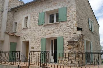 Gîte pour 2 personnes, avec balcon et vue à Saint-Jean-de-Maruéjols-et-Avéjan