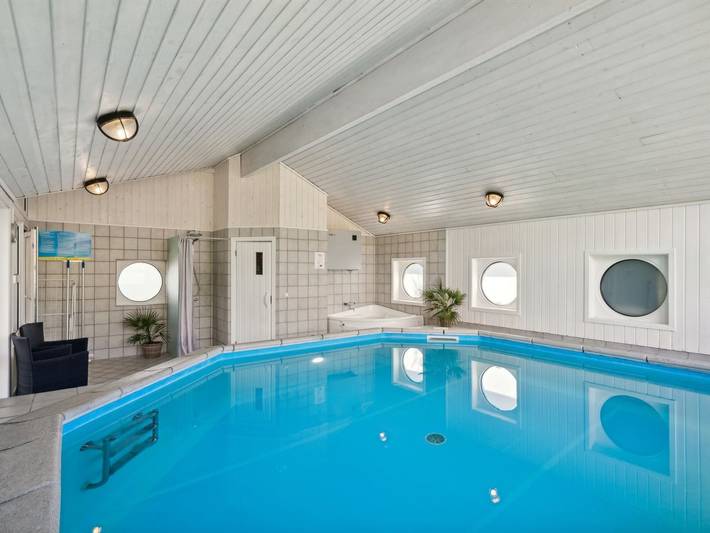 Ferienhaus für 6 Personen, mit Whirlpool und Terrasse sowie Pool und Sauna in Lyngsbæk Strand - 2
