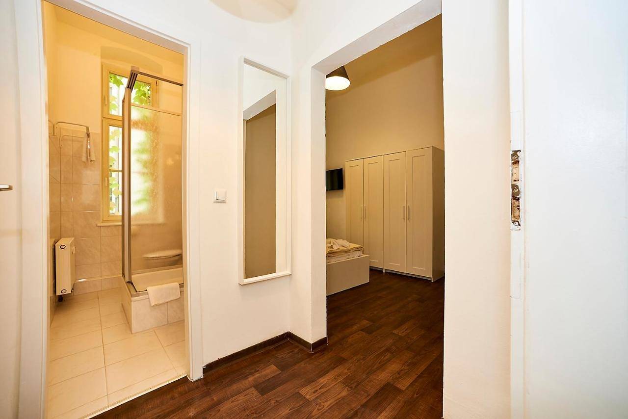 Single Room with Private Bathroom in Mitte Berlin, Berlin