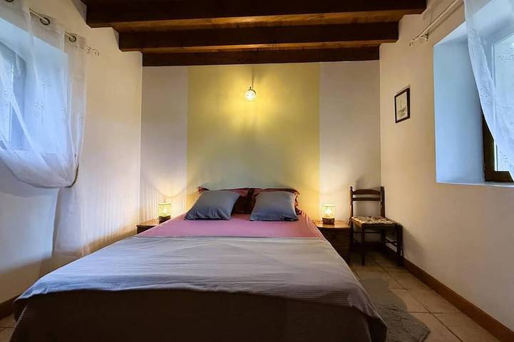 Location de vacances pour 6 personnes, avec jardin à Ledeuix - 2