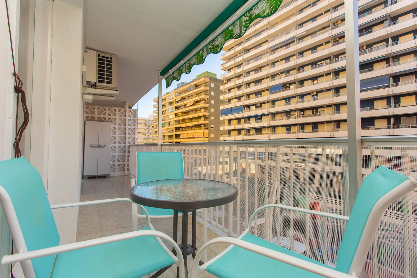 Apartamento entero, Apartamento de vacaciones para 5 personas con terraza in Cullera, Costa de Valencia