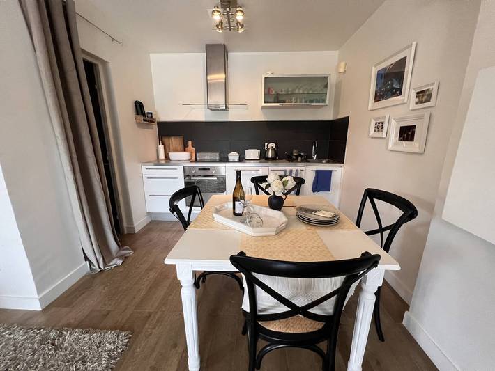 Ganze Wohnung, Sublim renovierte Wohnung, 4 Pers., 1.2 km vom Strand Gigaro, geräumige Terrasse, Elektrogrill in Gigaro, La Croix-Valmer