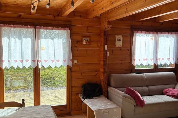Chalet style finlandais au calme avec 11 ares de jardin entièrement clos in Girmont-Val-d'Ajol, Parc naturel régional des Ballons des Vosges