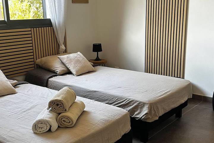 Location de vacances pour 9 personnes dans Office De Tourisme De Sainte Lucie De Porto Vecchio - 3