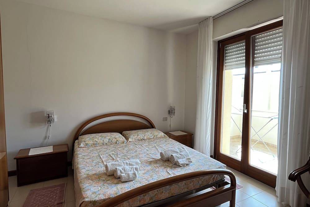 Ganze Wohnung, Bright Apartment Within Walking Distance From The Sea in Fertilia, Sassari Provinz