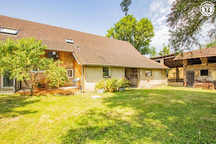 Maison de vacances pour 4 personnes, avec jardin et terrasse en Bourgogne-Franche-Comté